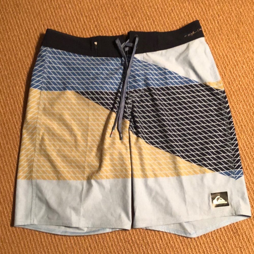 Men’s Quiksilver Boardshorts - size 29